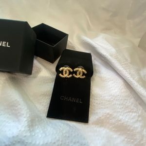CHANEL STUD EARRINGS gold tone